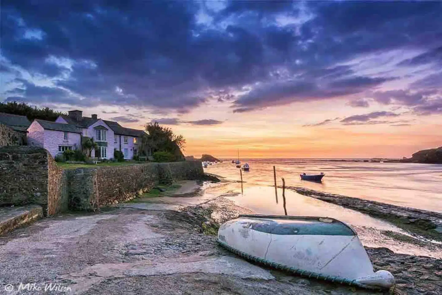 Efford Cottage sunset at Summerleaze Beach